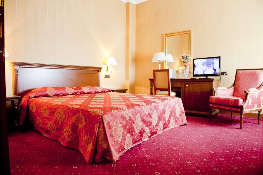 Hotel Jolly Castrovillari Rum bild