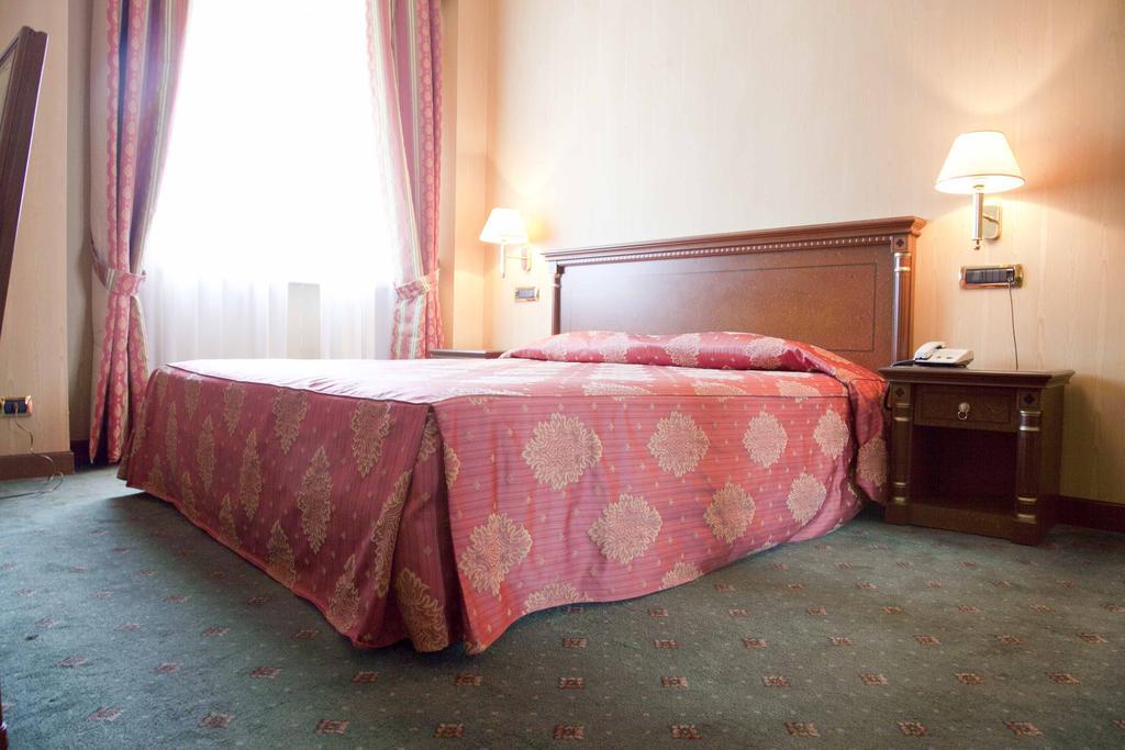 Hotel Jolly Castrovillari Rum bild
