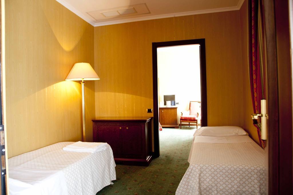 Hotel Jolly Castrovillari Rum bild