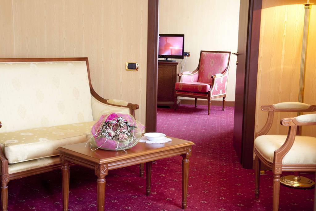 Hotel Jolly Castrovillari Rum bild