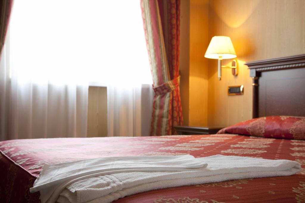 Hotel Jolly Castrovillari Rum bild