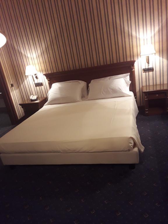 Hotel Jolly Castrovillari Exteriör bild